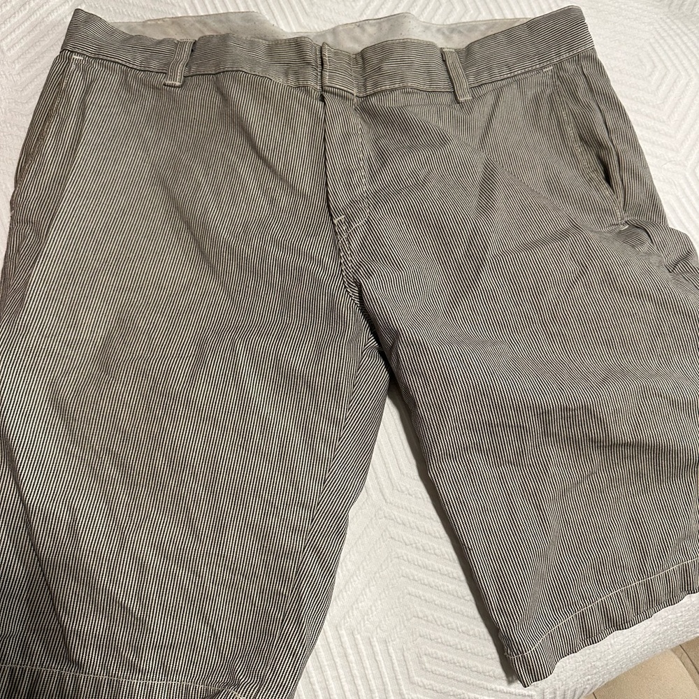 Carhartt Shorts - size 36